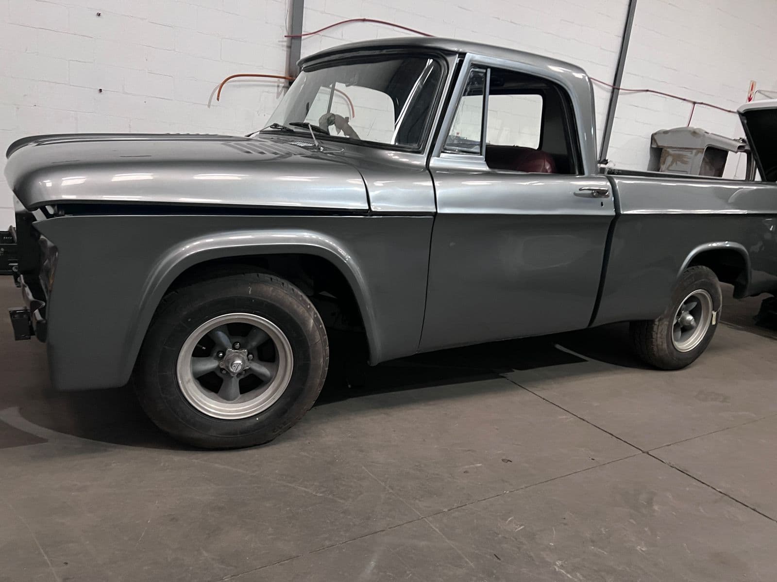 Dodge D100 - Slant 6 Auto